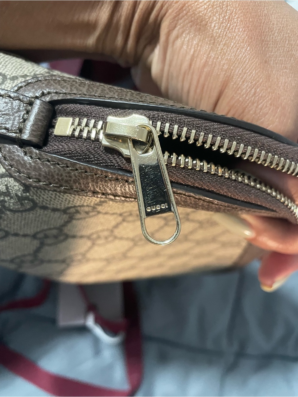 Gucci Beige GG Supreme Canvas Crossbody with Red-Green Web Stripe - Picture 6 of 9